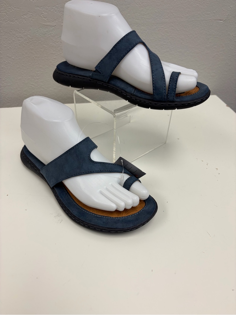 boc Navy LEATHER SUEDE Blue Toe-Loop Sandals AWESOME SHAPE